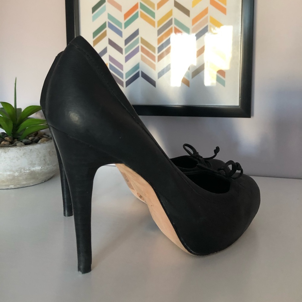 BCBG Maxazria leather pumps
